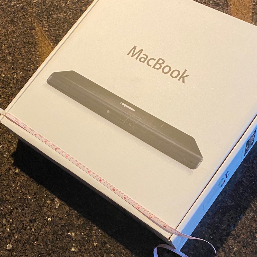 Apple MacBook Box in White